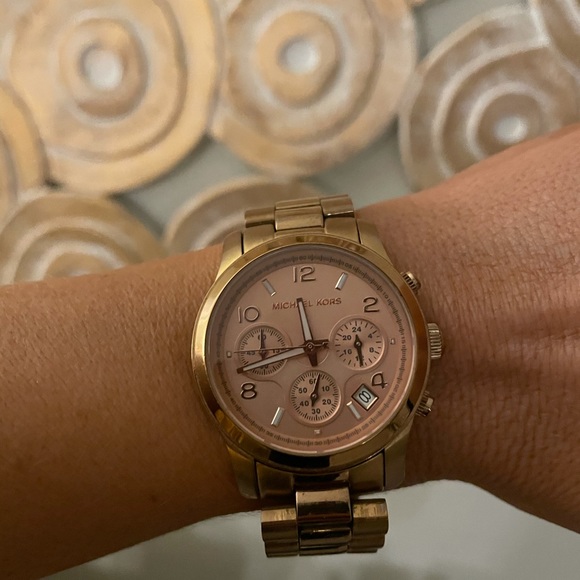 Michael Kors Rose Gold Watch! main image 6